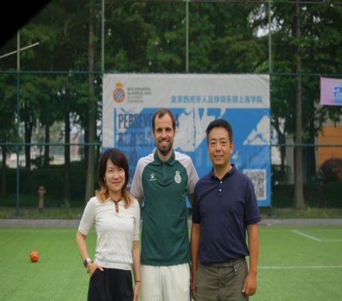 mk体育_mk体育_衔接服务通道：皇家西班牙人足球俱乐部通过其上海足球学院深化国际布局（封面配图）